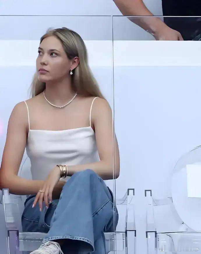 谷爱凌原来是溜肩，不过也发现了溜肩的美