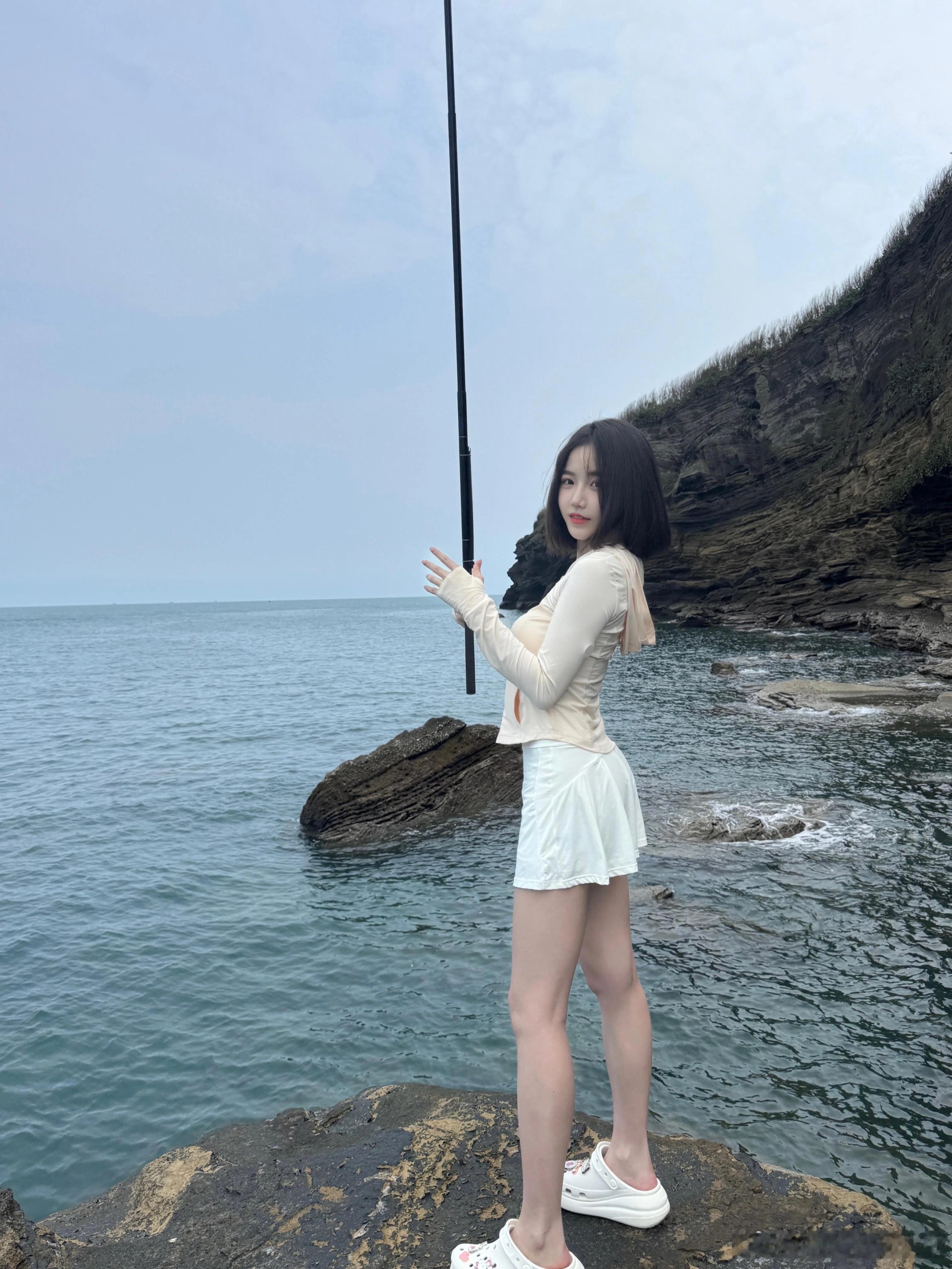 这行情，未达匪哥的介入抢💰的标准，继续空仓先，继续钓鱼🎣先！！！