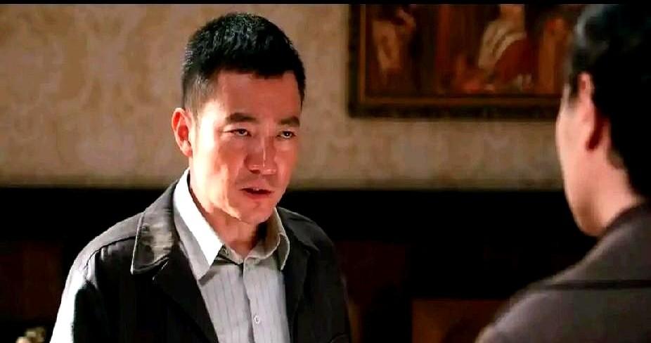 “史上最像叛徒的叛徒”冲上热搜，不是因为演得太好，而是被骂得太狠。《沉默的荣