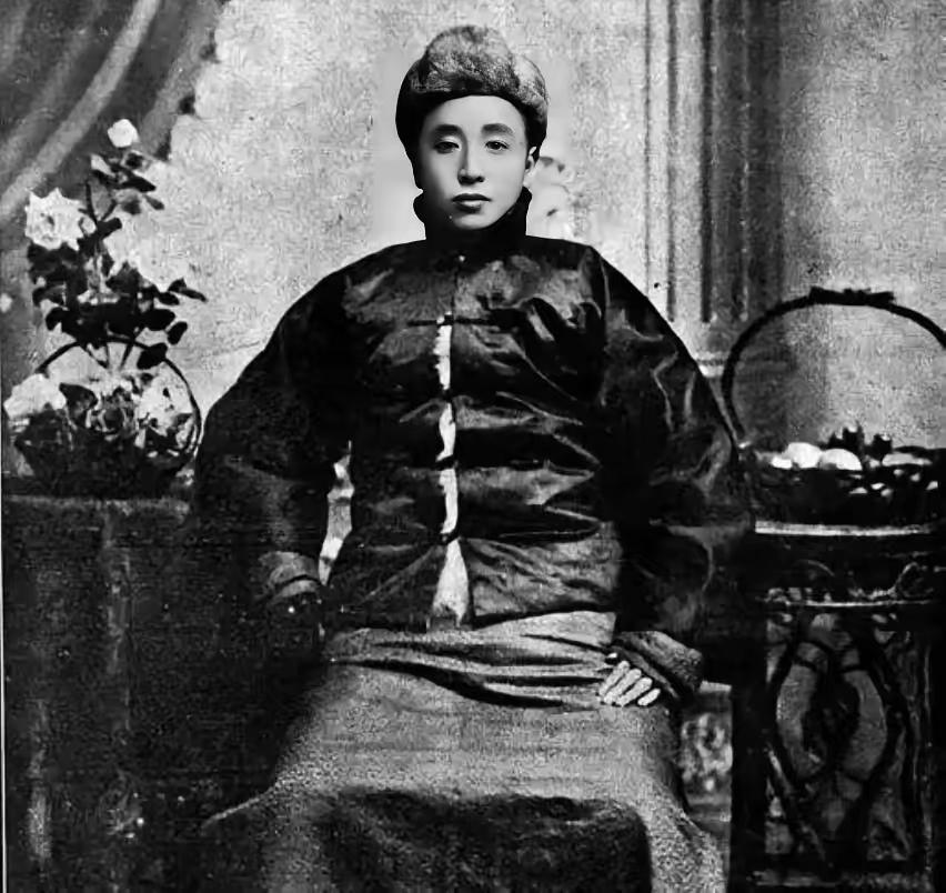 1901年，张作霖和土匪海沙子抢地盘，两人决定，既然是真男人，那就直接单挑。