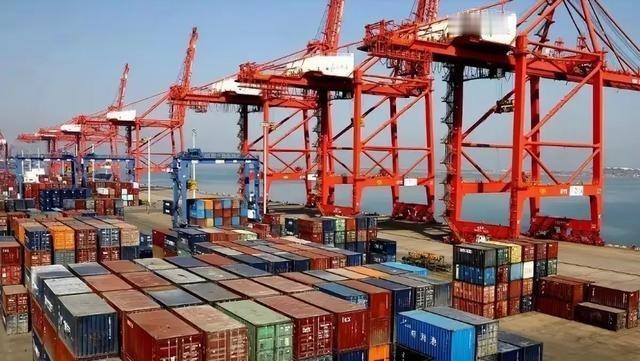 德国网友抱怨：中美是骗子，美国负债39万亿却装富，中国居第二还哭穷！世界经济有