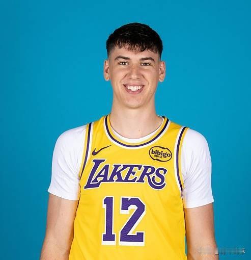 拉拉维亚也扛不住了！明天湖人队将继续自己的客场之旅，在芝加哥挑战公牛队。今天