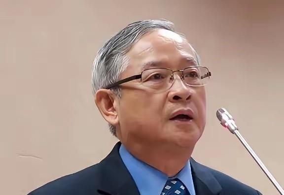 台湾知名人士林郁方：“我实在看不懂大陆造那么多武器装备，造那么多航母干什么，还频