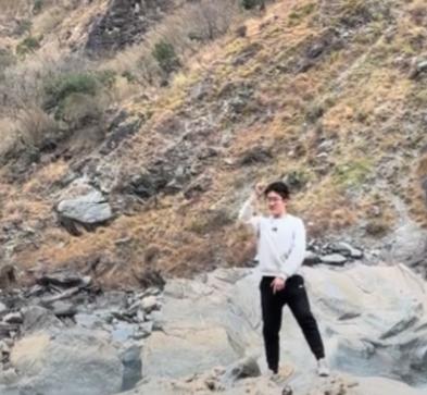 悲痛！在虎跳峡落水的29岁男子遗体被找到了！他是山东枣庄人，之所以去云南是和女友