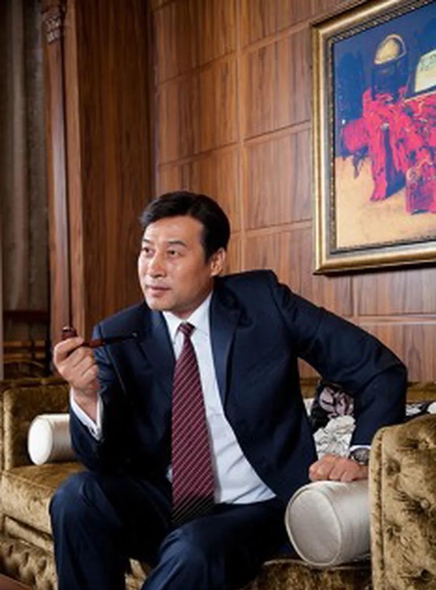 那尔那茜事件之后，我忽然明白了中国富豪为何争相跑到美国高校捐款。在美国，给高校