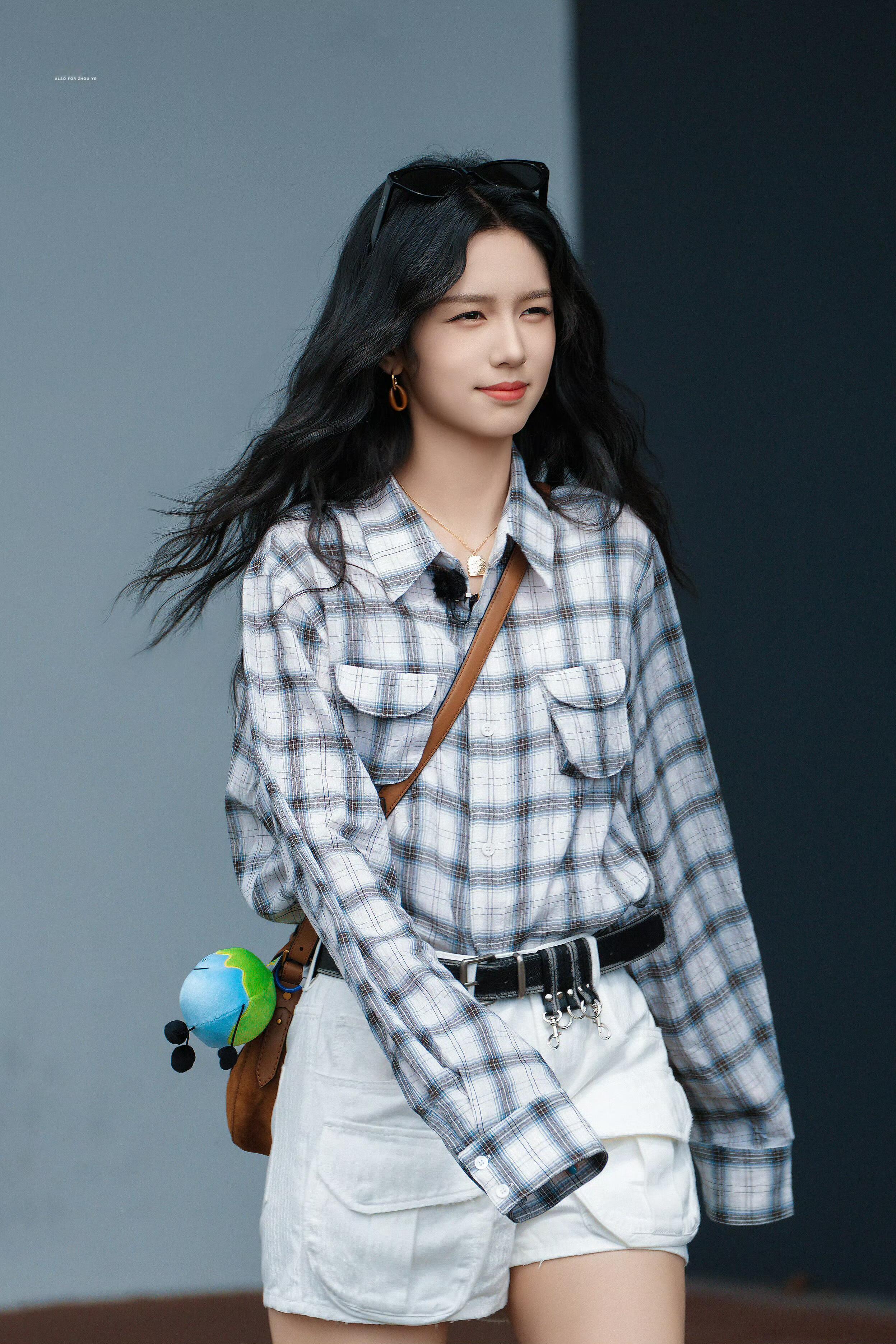 卷发小也我揉揉揉🫳周也卷毛格子衫造型路透