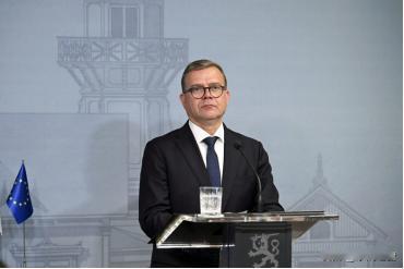 芬兰总理道歉太及时！反观日本，装睡的样子真难看芬兰这波操作，算是把“知错就