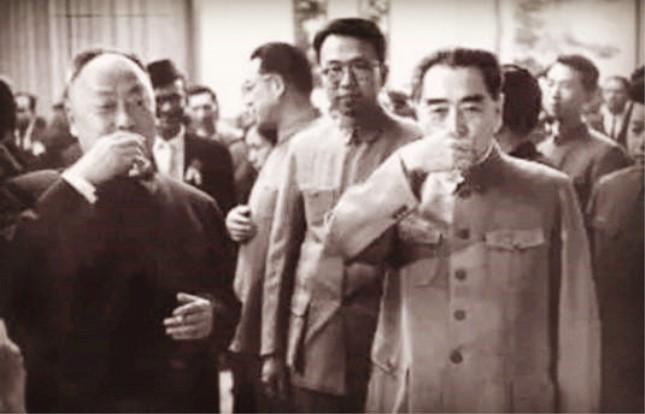 🌞1961年，周总理率众代表视察江西，省委书记刘俊秀特意设宴款待，还站出来