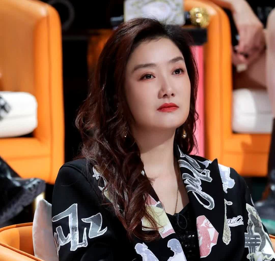 如果我是玲花，今晚觉都不睡了，连夜飞去曾毅那里，马上要做的第一件事就是让曾毅赶紧
