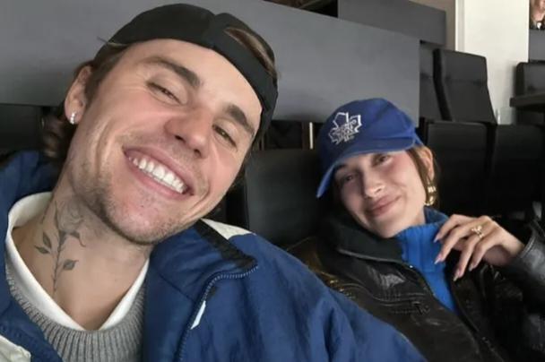 忍无可忍！贾斯汀·比伯深夜带老婆吃饭，出门被堵，暴怒扔水瓶砸狗仔！上周五晚上，