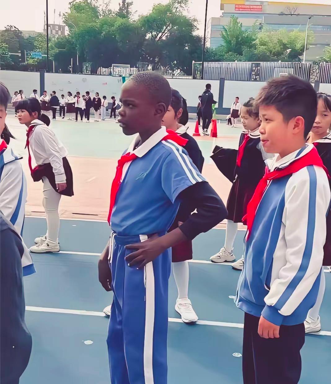 有网友说:父亲是中国的，才能入中国籍！​就在刚刚！很多国家的专家都会宣传本国的