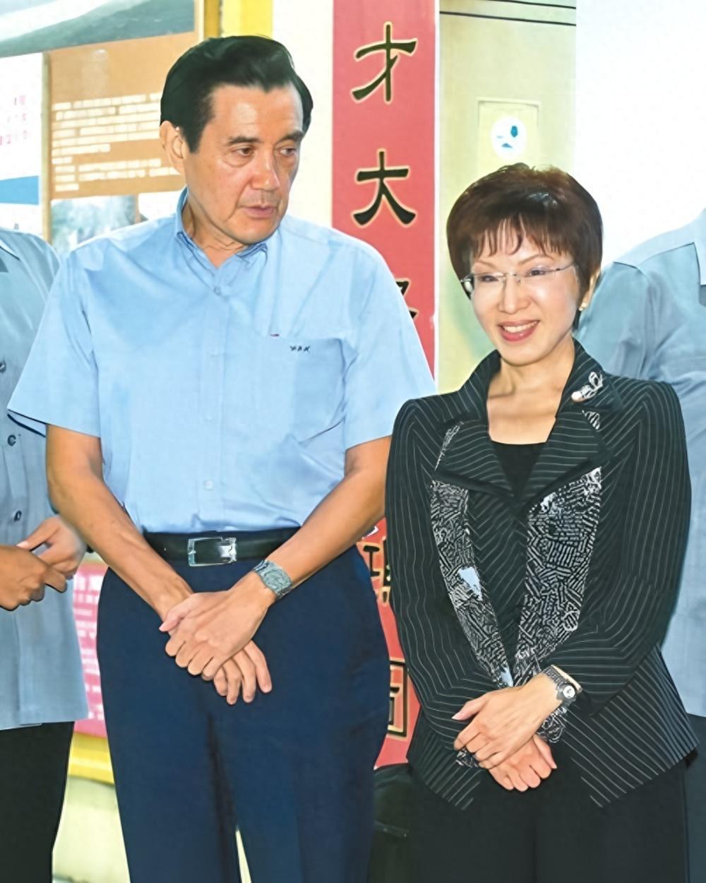两岸统一不可逆转，收复台湾后，马英九和洪秀柱谁更适合领导台湾？ 马英九这履历