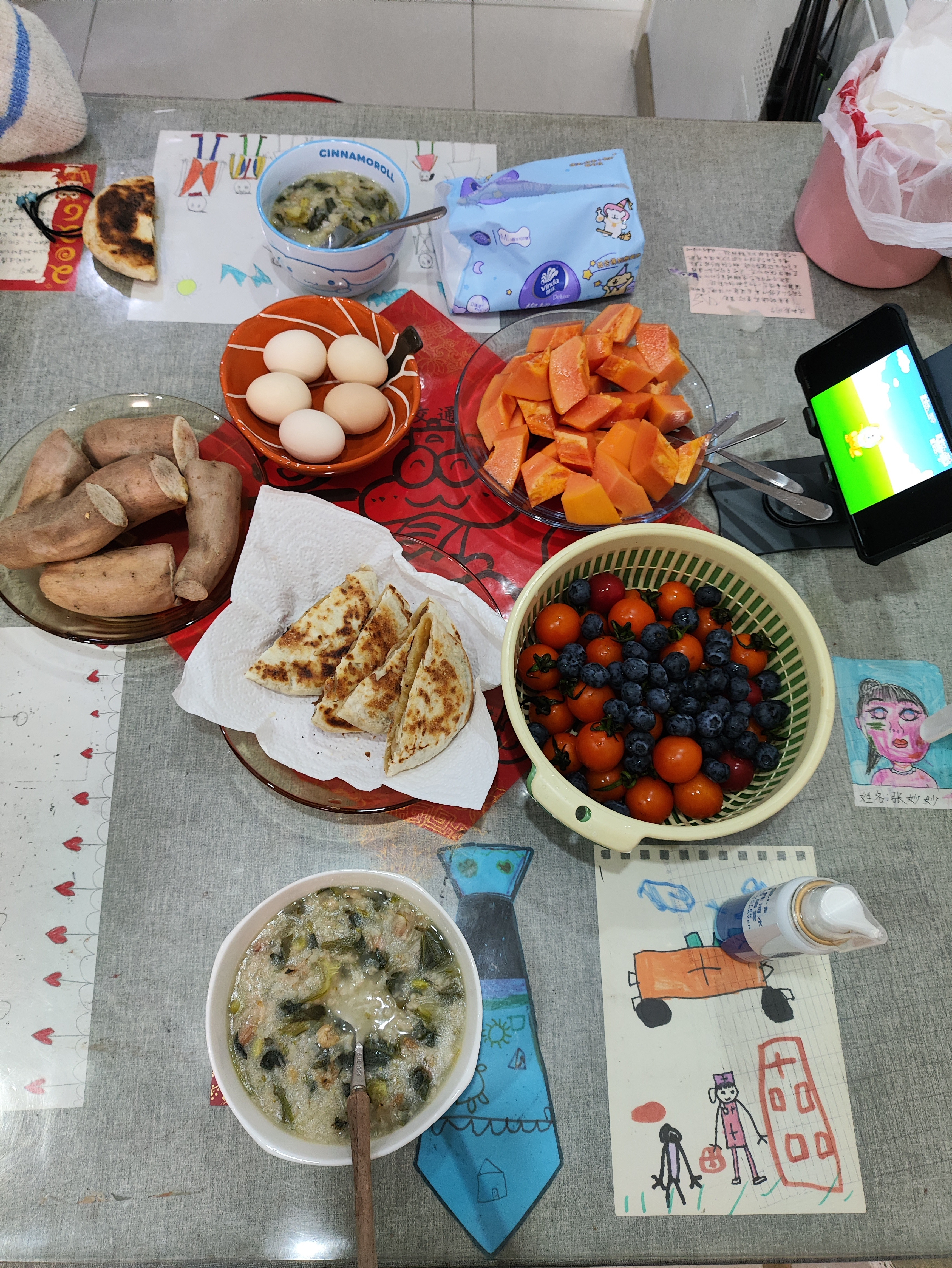 春雨连绵，睡个懒觉，好好吃饭，送娃上学吃兰么