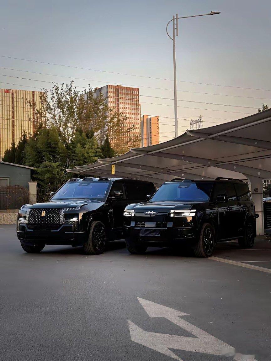 20万的钛7停在150万的仰望U8L旁气质一点都不输！堪比U8青春版方程豹钛7