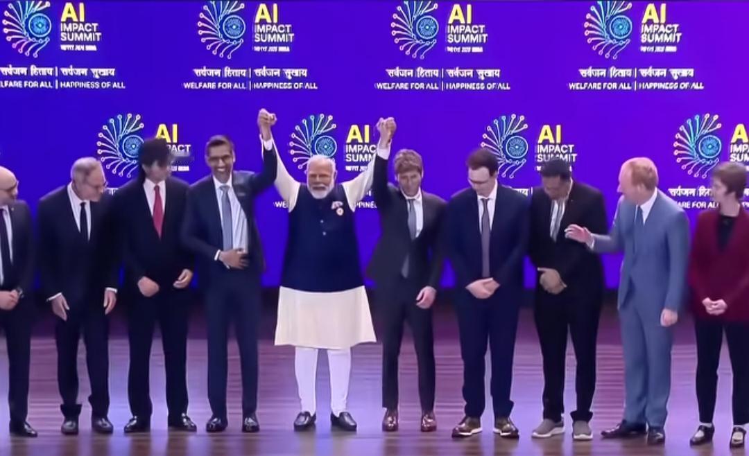 印度倾全国之力，花了350亿造了个号称"全球南方最大"的人工智能影响力峰会。这场