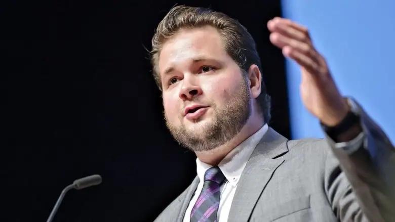 丹麦政客：特朗普欺人太甚，把我们逼急了，信不信欧洲倒向中国？“我们都被（美国