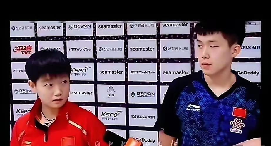 王楚钦如果你一直是这个眼神看孙颖莎，现在还用避嫌吗？刷了这么多王楚钦莎莎的视频
