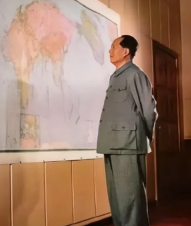 1951年，10万志愿军被美军包饺子，一向淡定自若的彭老总心急如焚连忙向毛主席求