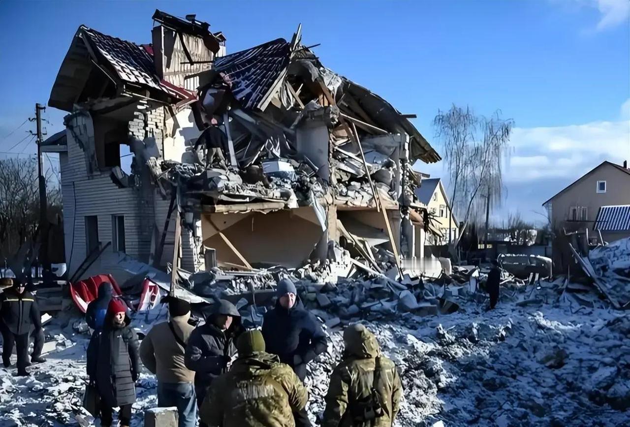 迪米特罗夫的失守，把俄乌战场推向新拐点。2025年12月29日，顿巴斯地区