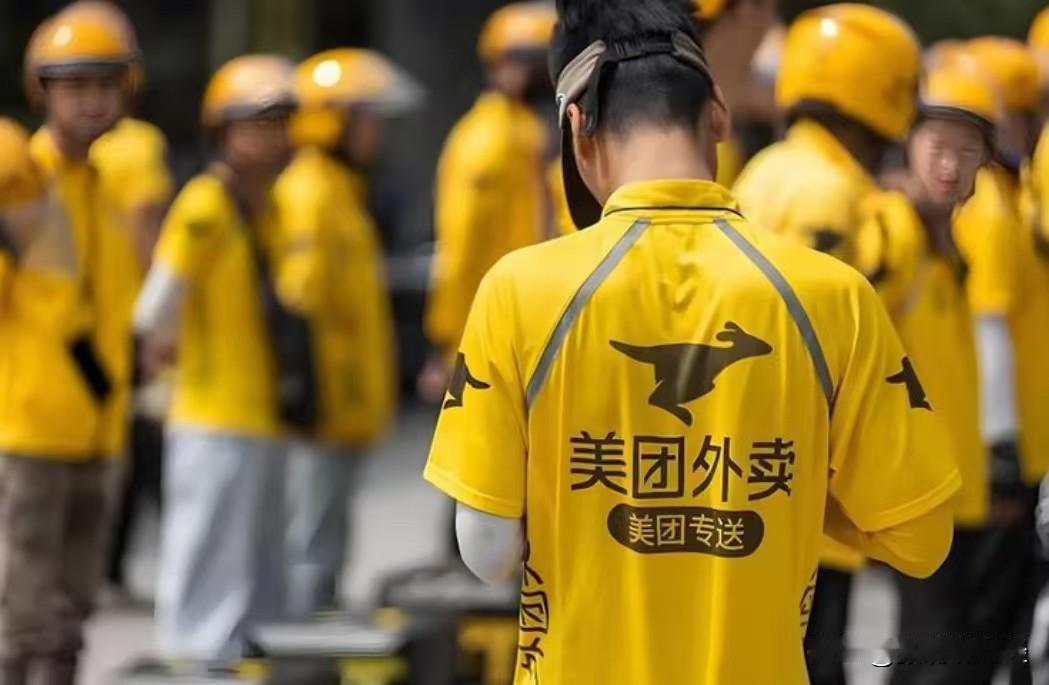 冰火两重天！一边被裁员一边死守“10万员工饭碗”，格局高下立见！最近，圈内发