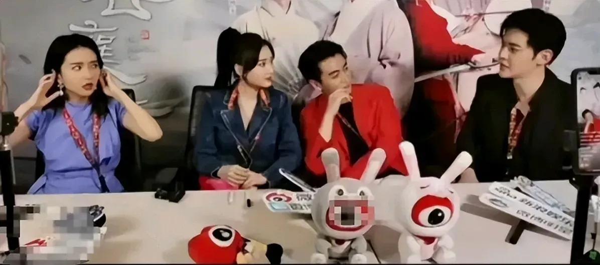 真的假的？陈晓和毛晓彤结婚了？也太快了点吧。过儿的扮演者和姑姑龙儿的扮演者分手后