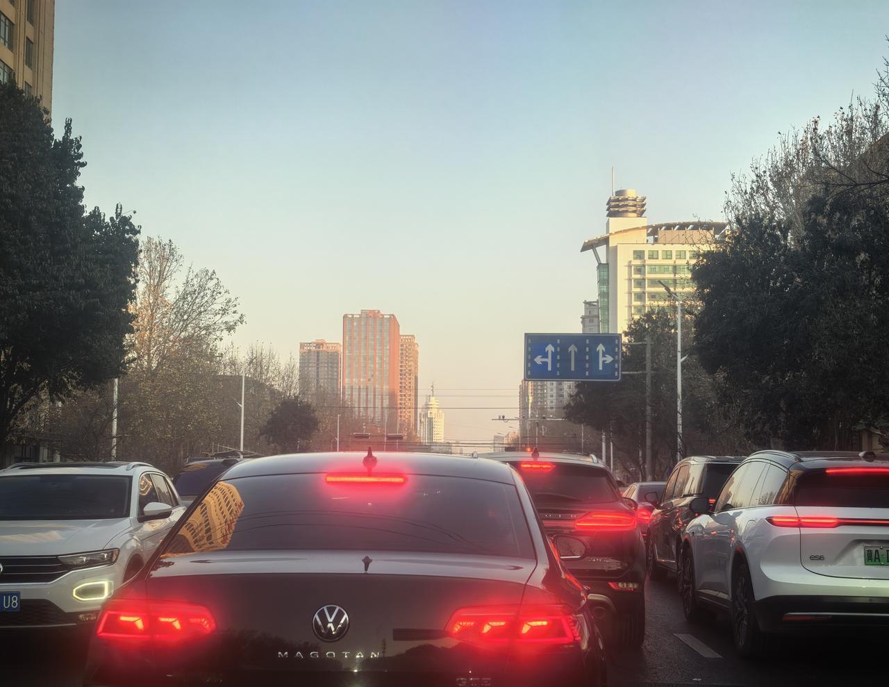 天冷=车多+堵车？这两天石家庄有点冷的让人怀疑人生，全天大部分时间都在零度以下。