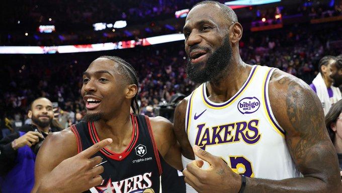 老詹竞争进入白热化，76人出动三巨头招募詹姆斯。据ESPN报道，76人三巨头