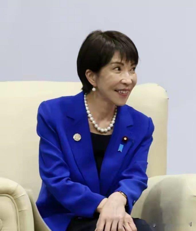 高市内阁拉低自民党支持率！据日媒报道，高市早苗内阁的支持率随着高市早苗任首相