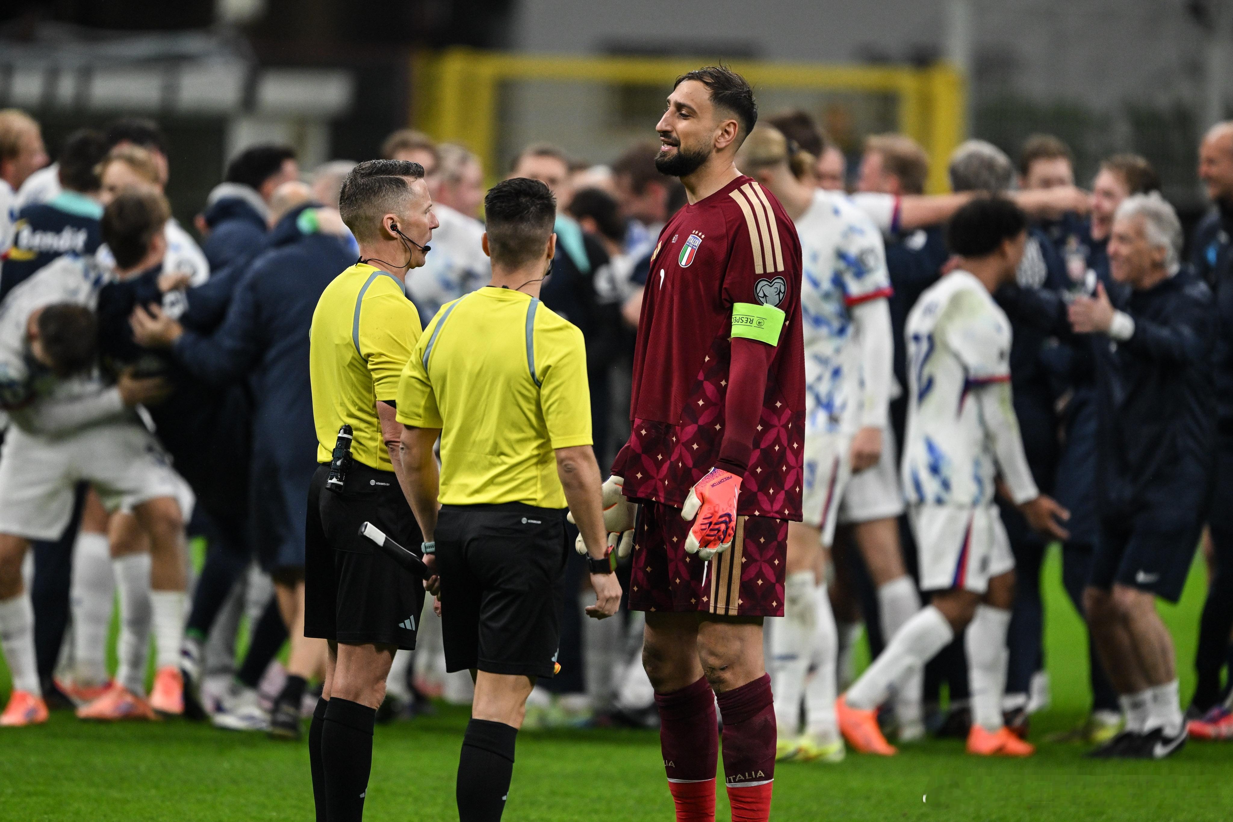 晚邮报：若伊朗退出世界杯，且意大利无缘正赛，根据FIFA排名递补，意大利将成为第