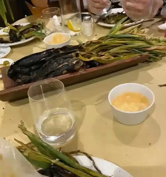一个敢煮，一个敢吃，真是太牛了。