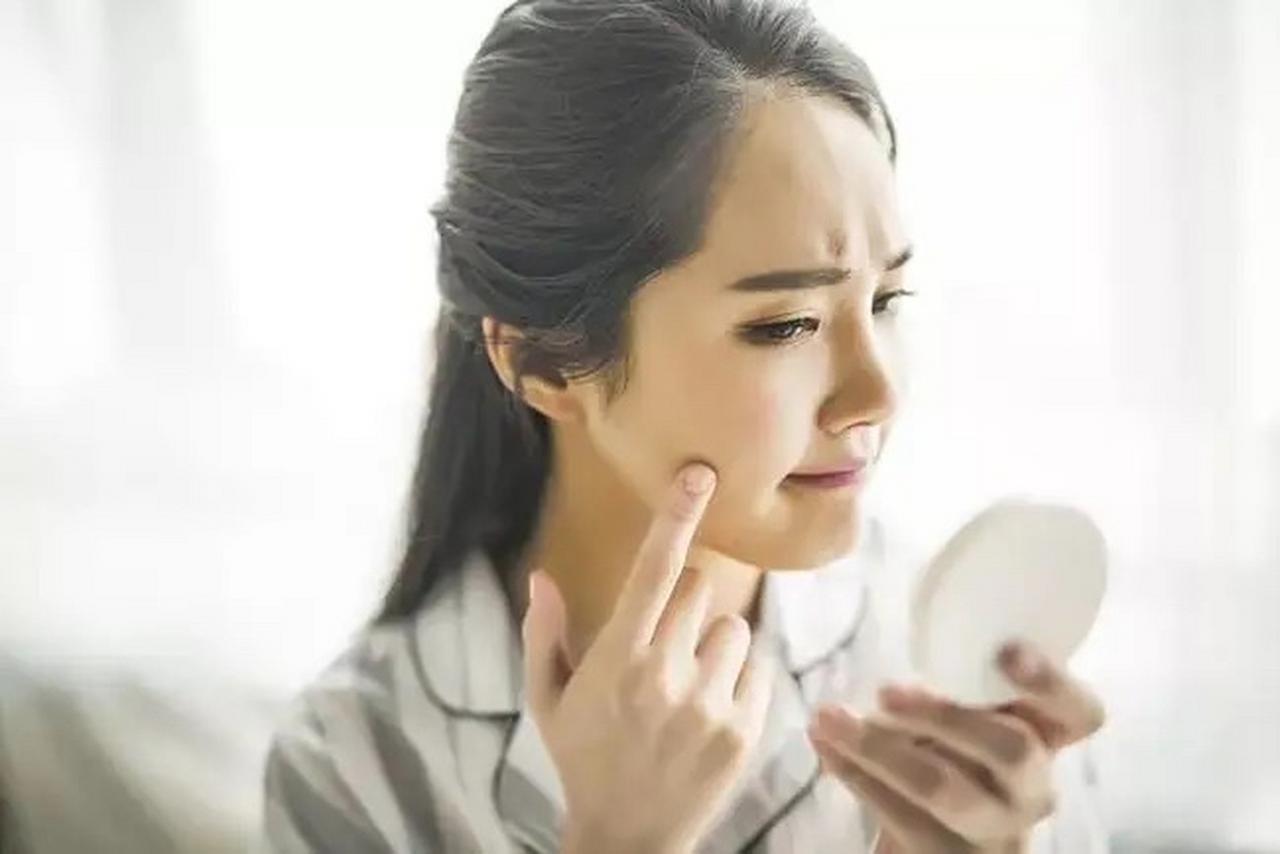 面色暗黄找脾，面色青黑找肾，面色潮红找心1、面色暗黄——找脾表现：面色