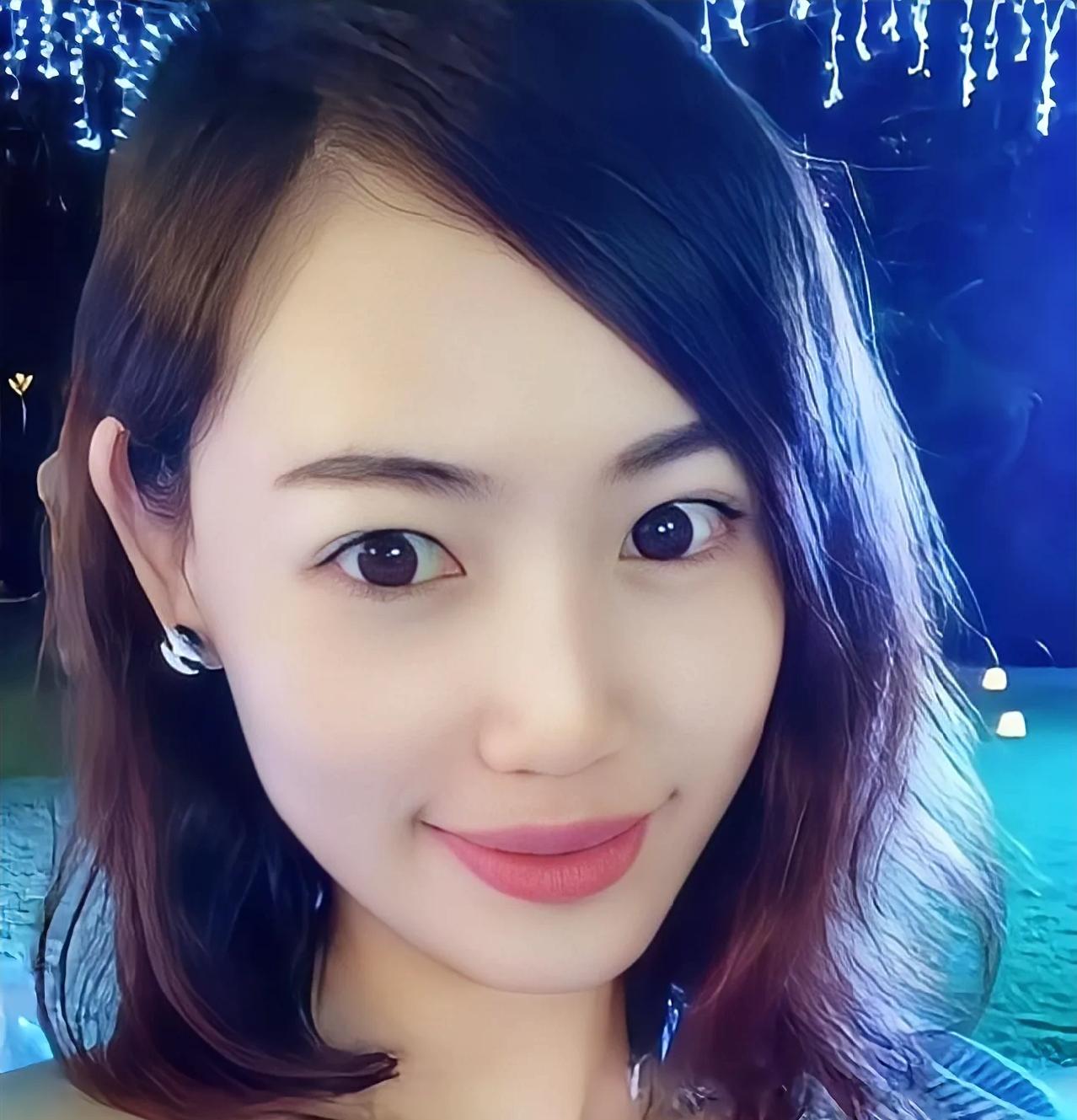 39岁的马蓉与王宝强已离婚8年，如今定居澳洲，靠售卖闲置补贴生活，父亲多次劝她再