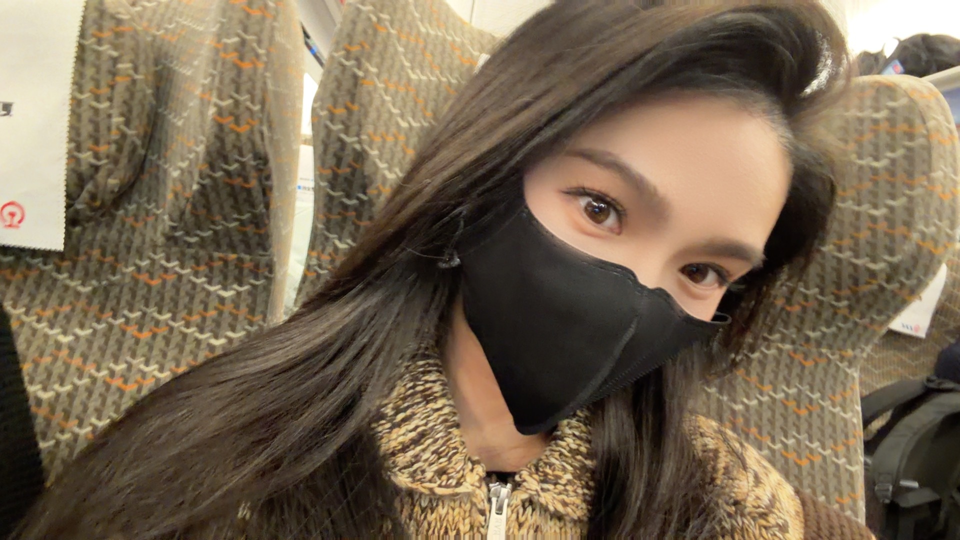 晚班车🚄去北京拍内容啦！姐拼的就是执行力