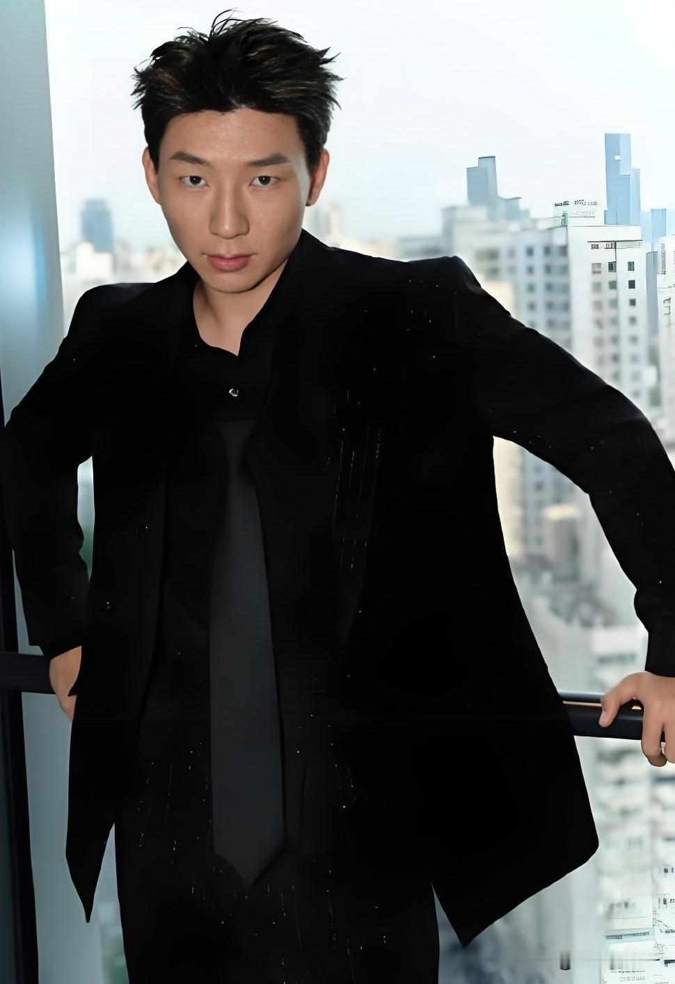 大家有没有觉得，就演廖不凡这演员阿如那，但凡他演的剧甭管演啥，看的时候都