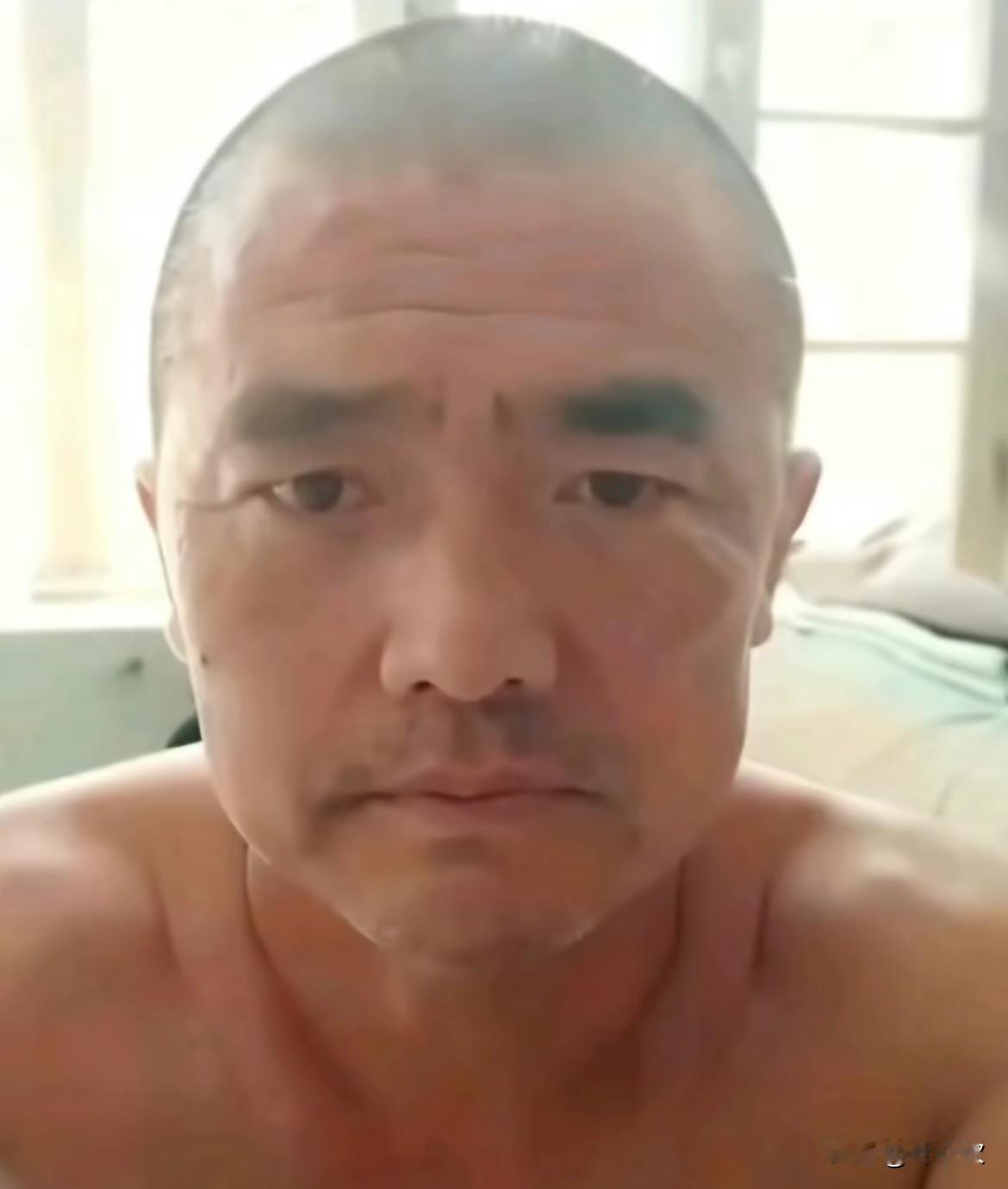 那个被悬赏高达6万元的高大友终于被抓获归案了。10月9号晚上，警方在绥
