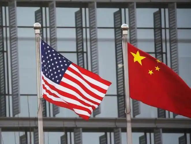外国网友抱怨：中美是骗子，美国负债39万亿却装富，中国居第二还哭穷！ 如果仔