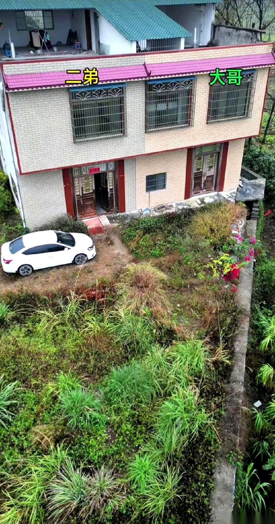 我勒个去，这房子……门一开，半只脚就掉沟里。兄弟俩在外头拼死拼活，攒了50万给