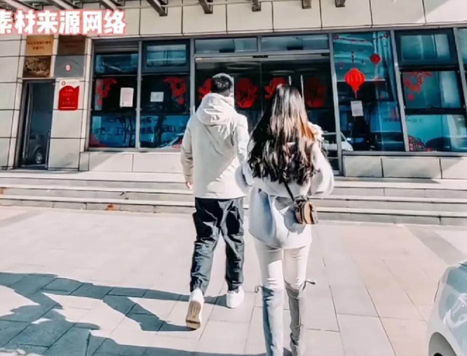 有哪些瞬间，你秒懂了别人的暗示？网友说跟男朋友去民政局领证，工作人员提醒我鞋带开