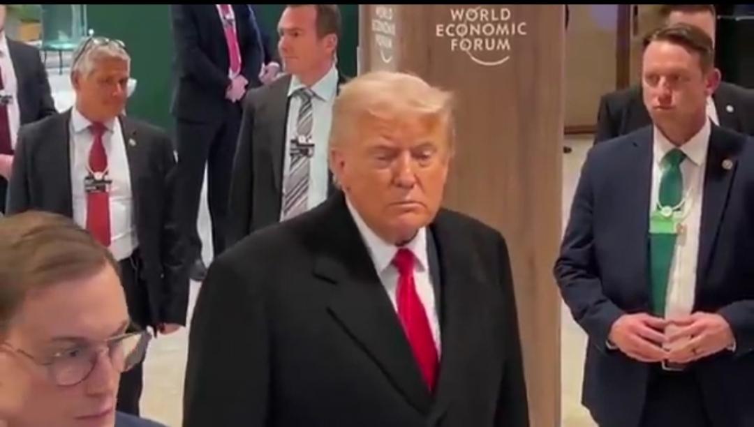 根据最新报道和川普本人的声明（通过TruthSocial和达沃斯采访），川普宣