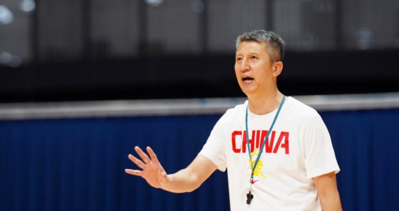 林葳为什么进不了中国男篮集训营？他哪一点比庞峥麟、胡明轩他们差了呢？郭士强始终没