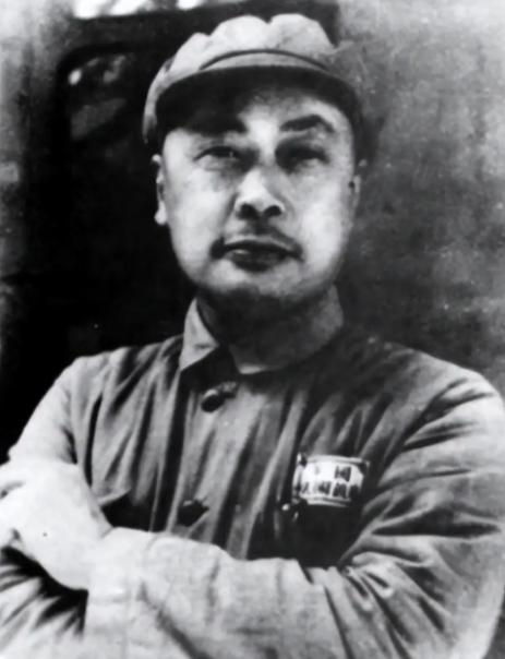 1948年襄樊大战，陈毅给猛将王近山下密令：城里那个副司令是我恩人，21年前他救