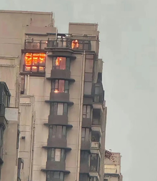 我差点打119了！真吓人，到底是我看错了