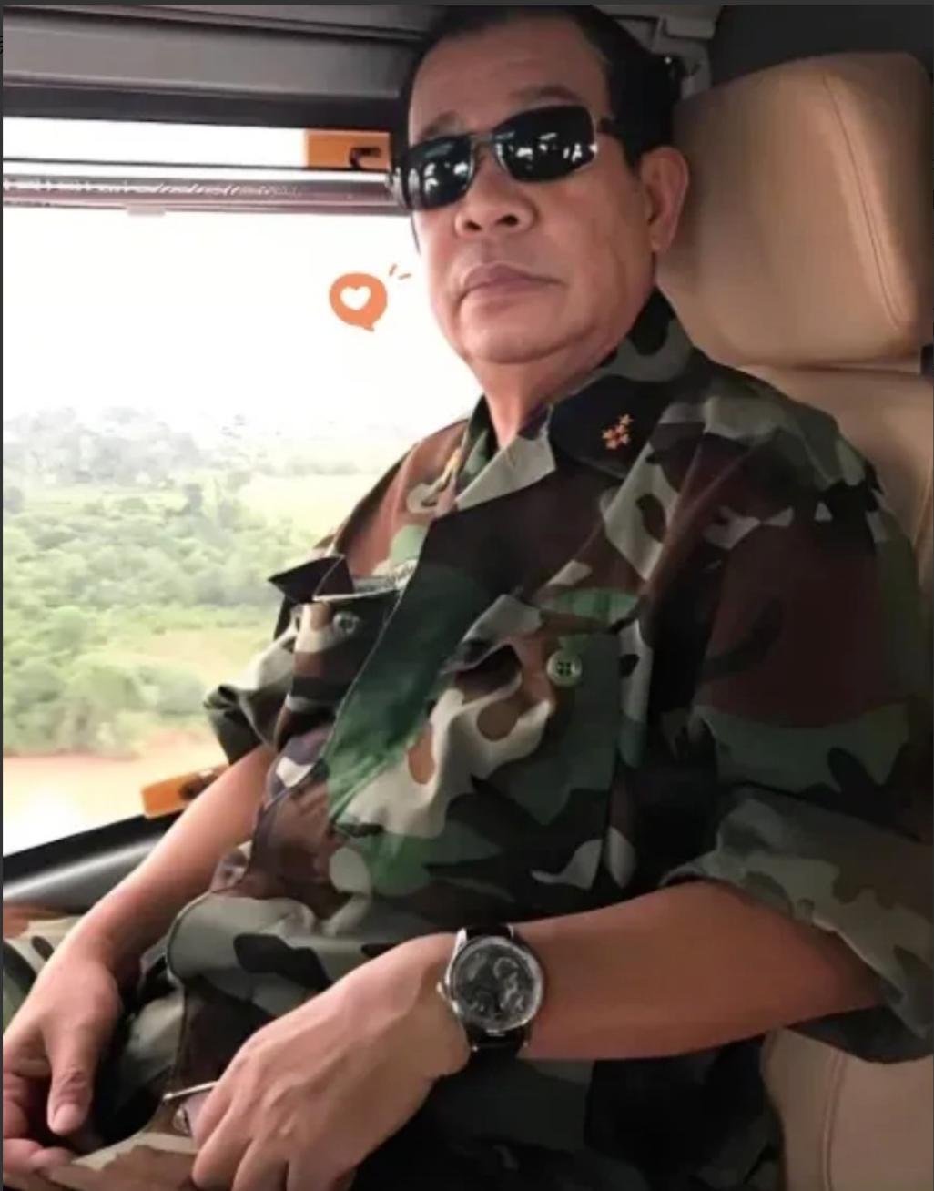 柬埔寨被泰国大规模攻击的根源，其实简单得残酷——曾经支撑它的那座靠山，已然悄悄撤