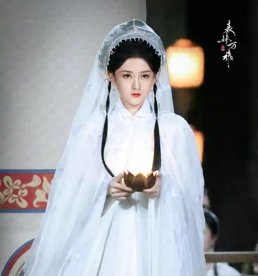 这两天，宋祖儿的新剧《表妹万福》逐渐多了一些宣传。宋祖儿“观音菩萨”造型开始