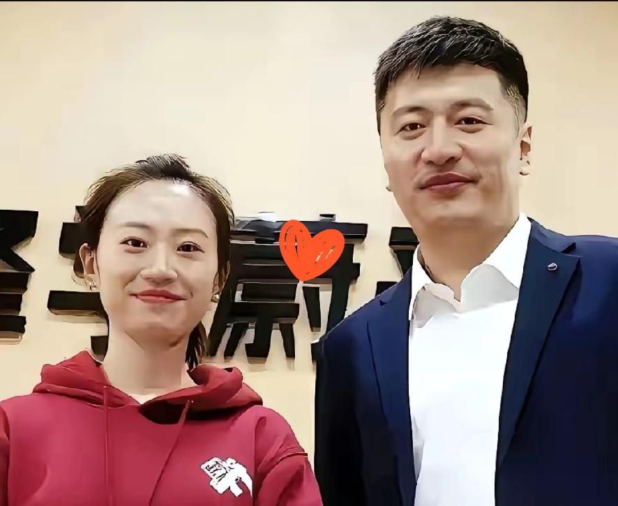 张雪峰的公司，有一条外人听了觉得莫名其妙的规矩：​员工换新车，第一天上班，必须