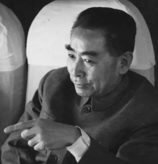 从50年代起，中南海里经常召开国务院会议，出席会议的都是副总理和部长一级的干