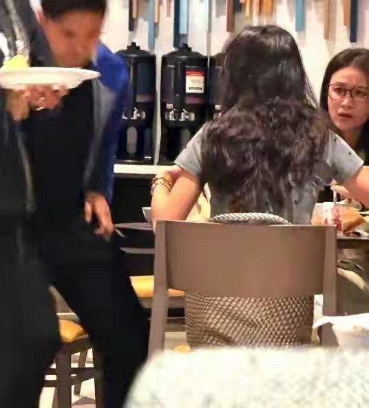 田亮夫妇陪女儿前往美国留学，9月进入伯克利大学，四年开销高达240万元​​​