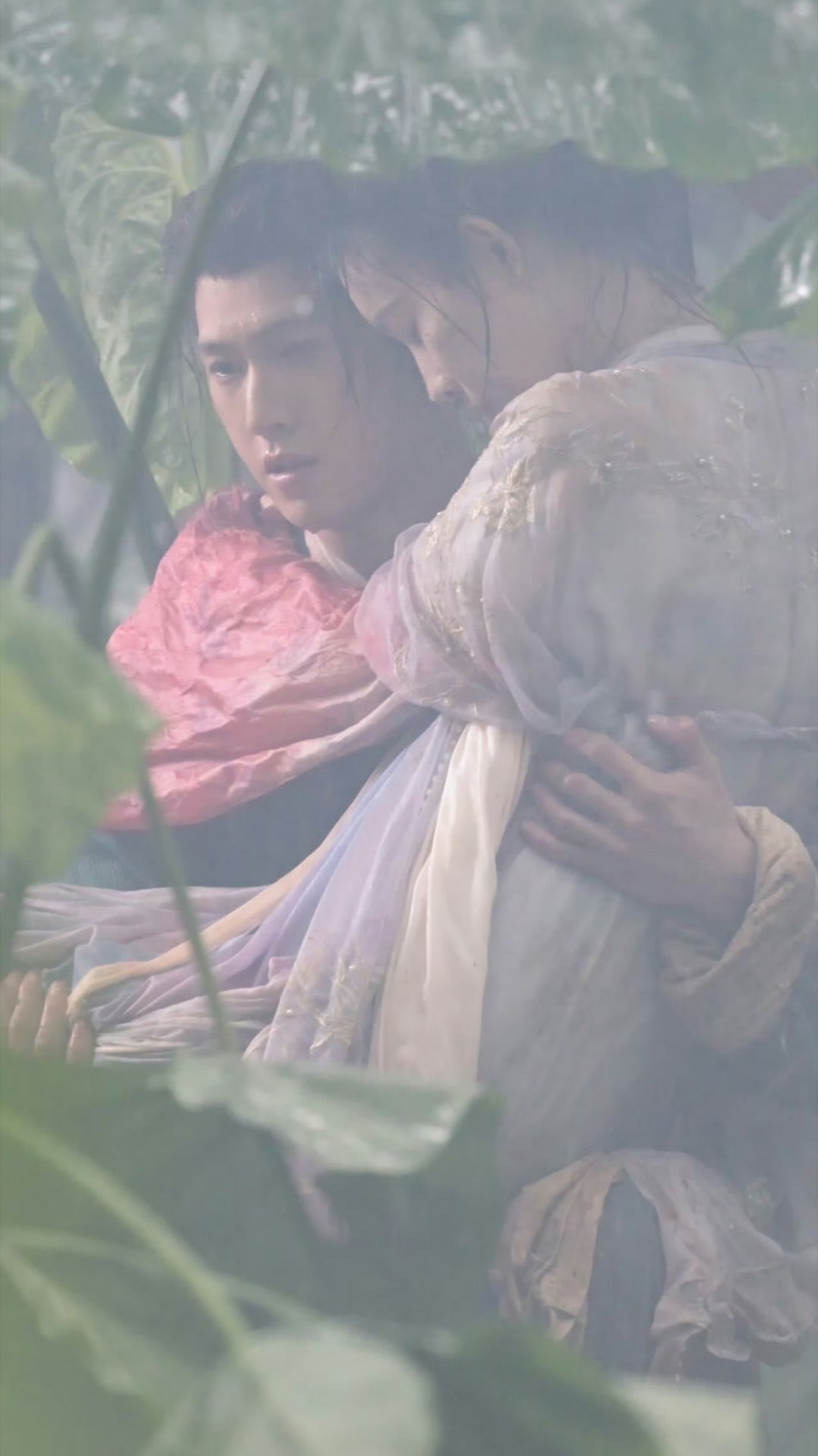 真的不觉得尺度大，不就换了个现代装而已吗