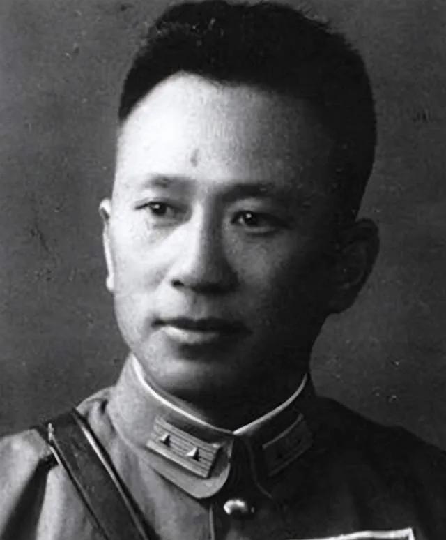 抗战中有9个黄埔系将领被枪决。像龙慕韩，他是黄埔一期生，1938年被执行枪决。兰