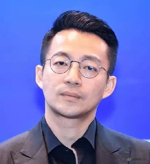 汪怎么识到这样的货的，不死都掉层皮[呲牙笑]，就算她说的是真的，她还是让人讨厌，张